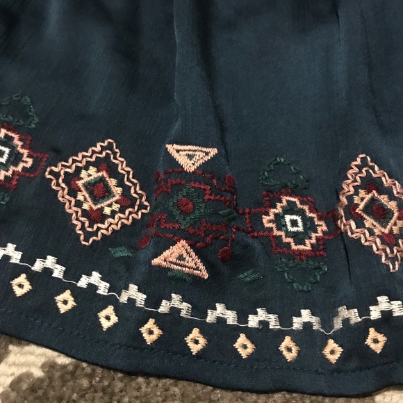 Aztec design top. - Picture 2 of 2